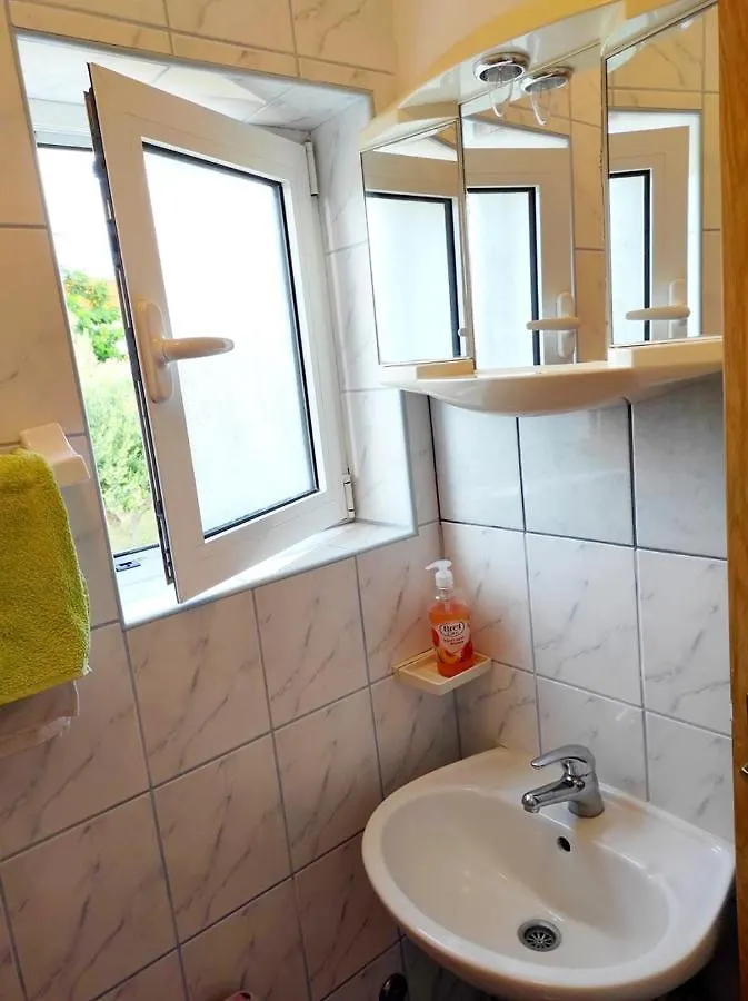 Apartments Danica Lopar Guest house